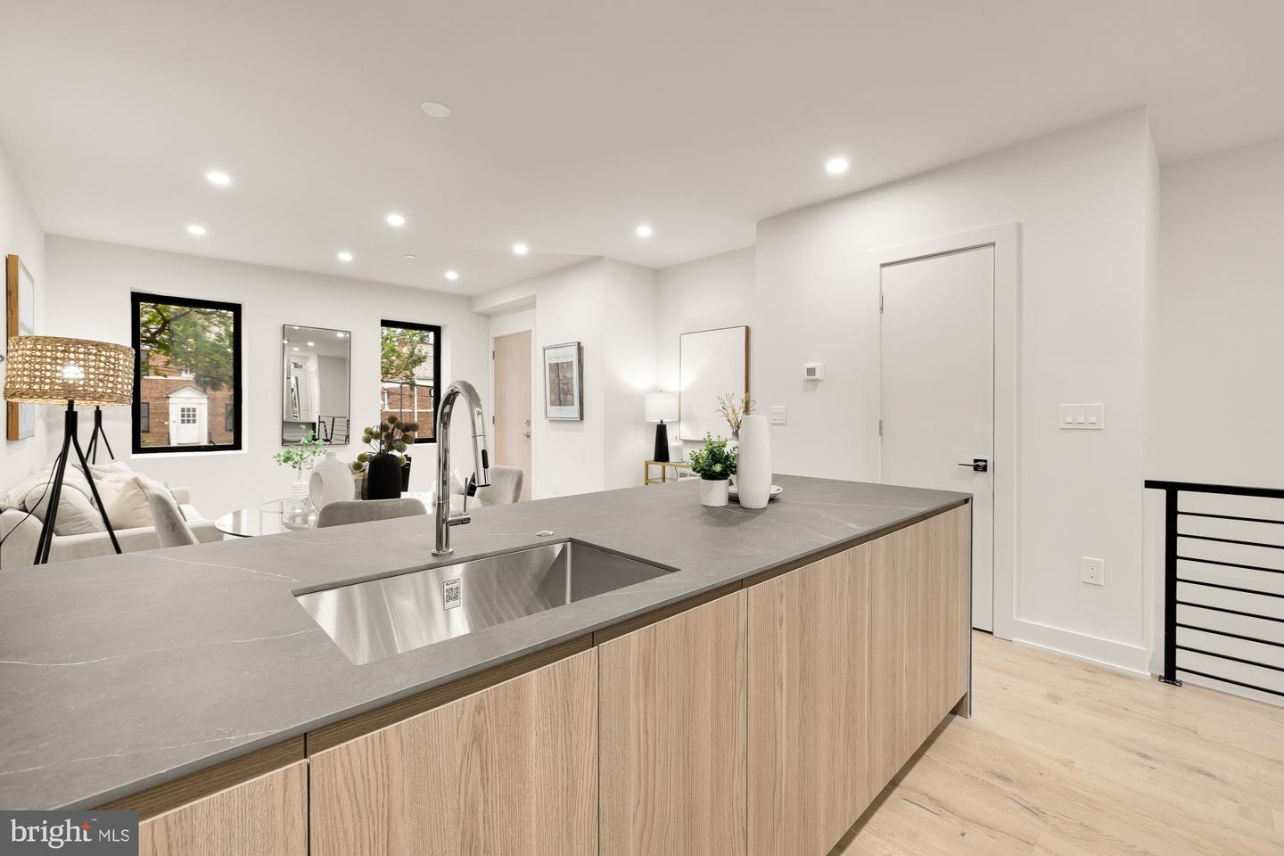 2647 41ST ST NW #2, WASHINGTON, District Of Columbia 20007, 3 Bedrooms Bedrooms, ,2 BathroomsBathrooms,Residential,For sale,2647 41ST ST NW #2,DCDC2205858 MLS # DCDC2205858