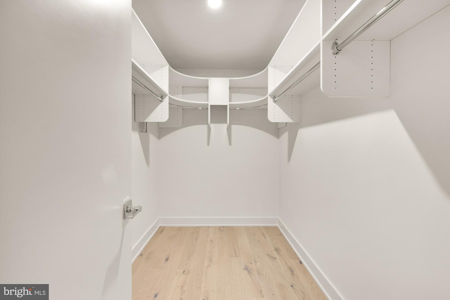2647 41ST ST NW #2, WASHINGTON, District Of Columbia 20007, 3 Bedrooms Bedrooms, ,2 BathroomsBathrooms,Residential,For sale,2647 41ST ST NW #2,DCDC2205858 MLS # DCDC2205858