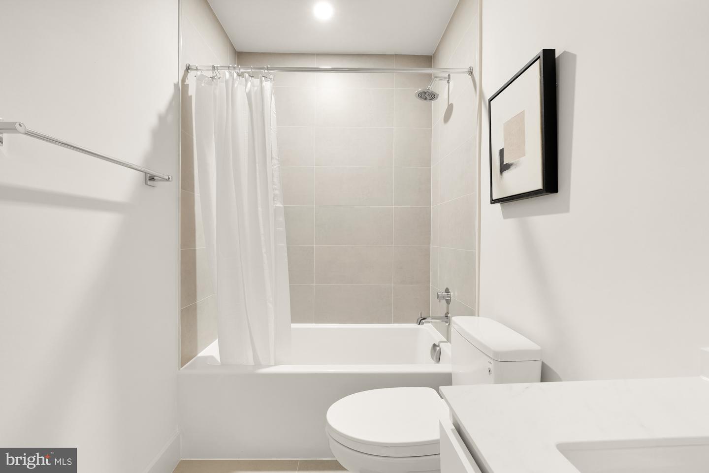 2647 41ST ST NW #2, WASHINGTON, District Of Columbia 20007, 3 Bedrooms Bedrooms, ,2 BathroomsBathrooms,Residential,For sale,2647 41ST ST NW #2,DCDC2205858 MLS # DCDC2205858