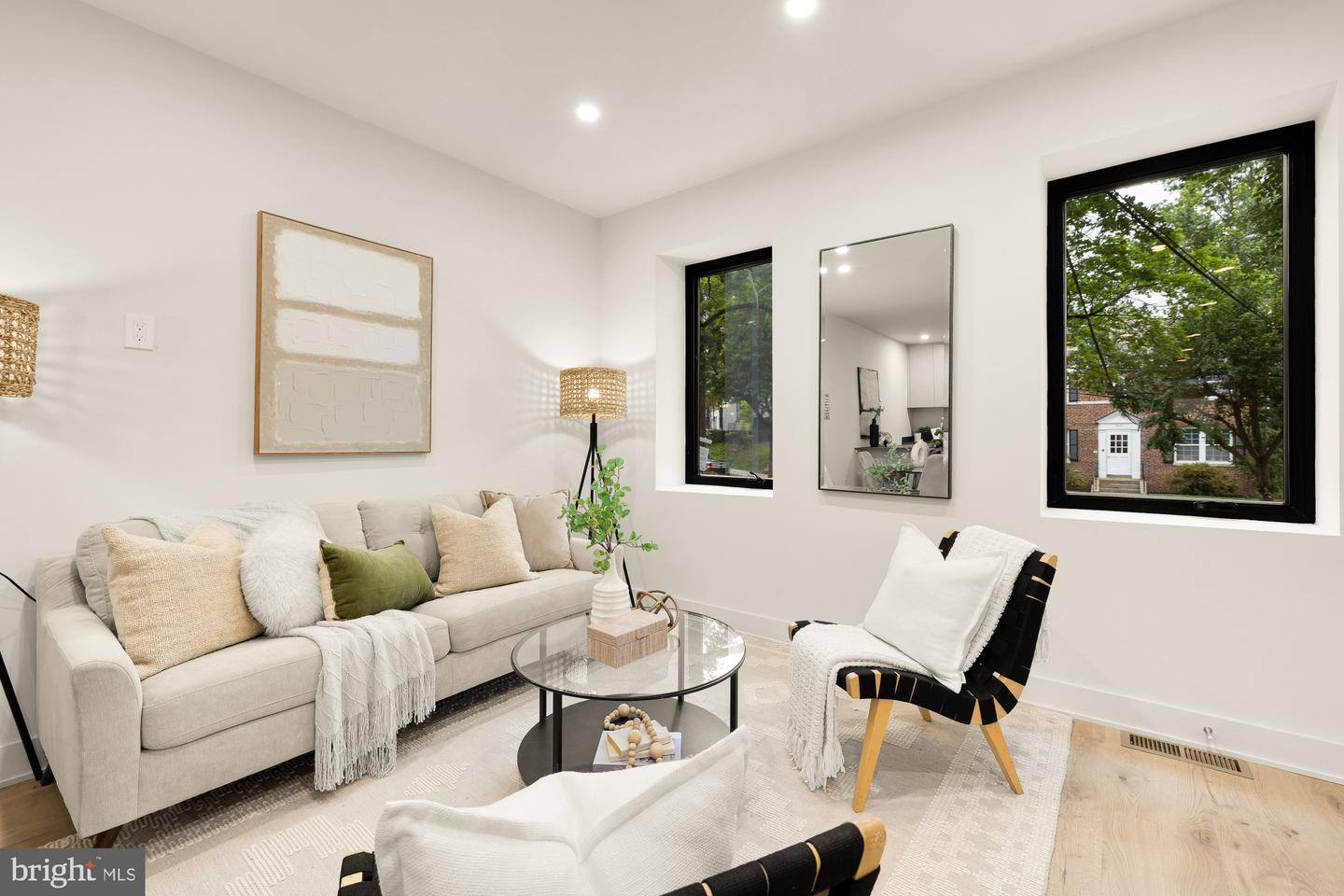 2647 41ST ST NW #2, WASHINGTON, District Of Columbia 20007, 3 Bedrooms Bedrooms, ,2 BathroomsBathrooms,Residential,For sale,2647 41ST ST NW #2,DCDC2205858 MLS # DCDC2205858