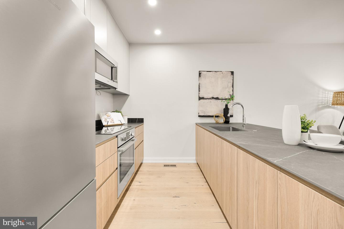 2647 41ST ST NW #2, WASHINGTON, District Of Columbia 20007, 3 Bedrooms Bedrooms, ,2 BathroomsBathrooms,Residential,For sale,2647 41ST ST NW #2,DCDC2205858 MLS # DCDC2205858