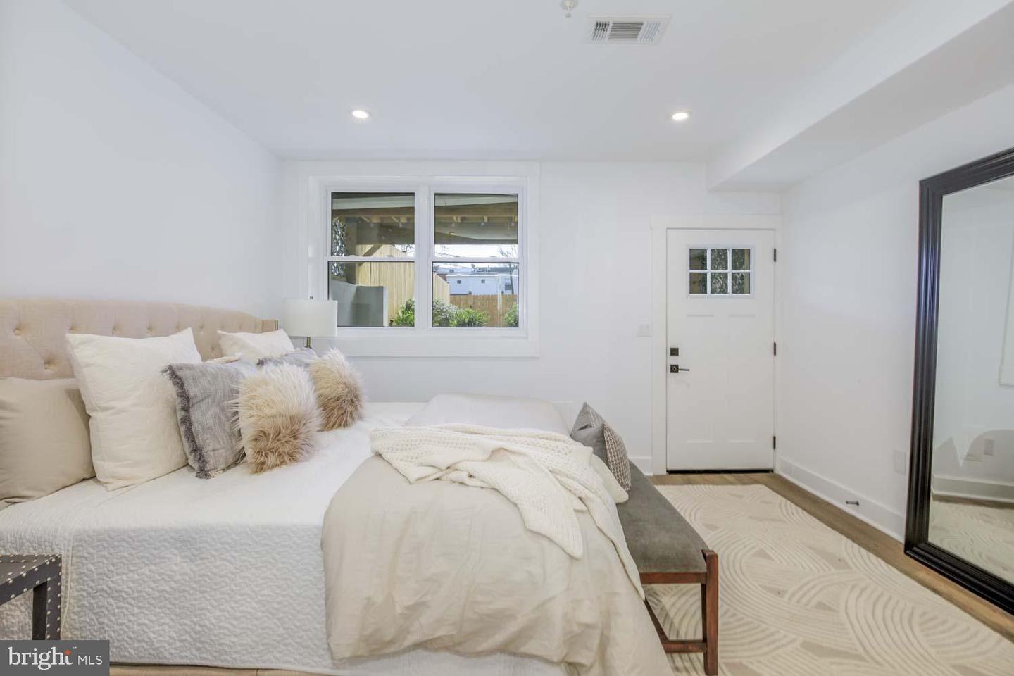 424 TAYLOR ST NW #A, WASHINGTON, District Of Columbia 20011, 3 Bedrooms Bedrooms, ,2 BathroomsBathrooms,Residential,For sale,424 TAYLOR ST NW #A,DCDC2205870 MLS # DCDC2205870