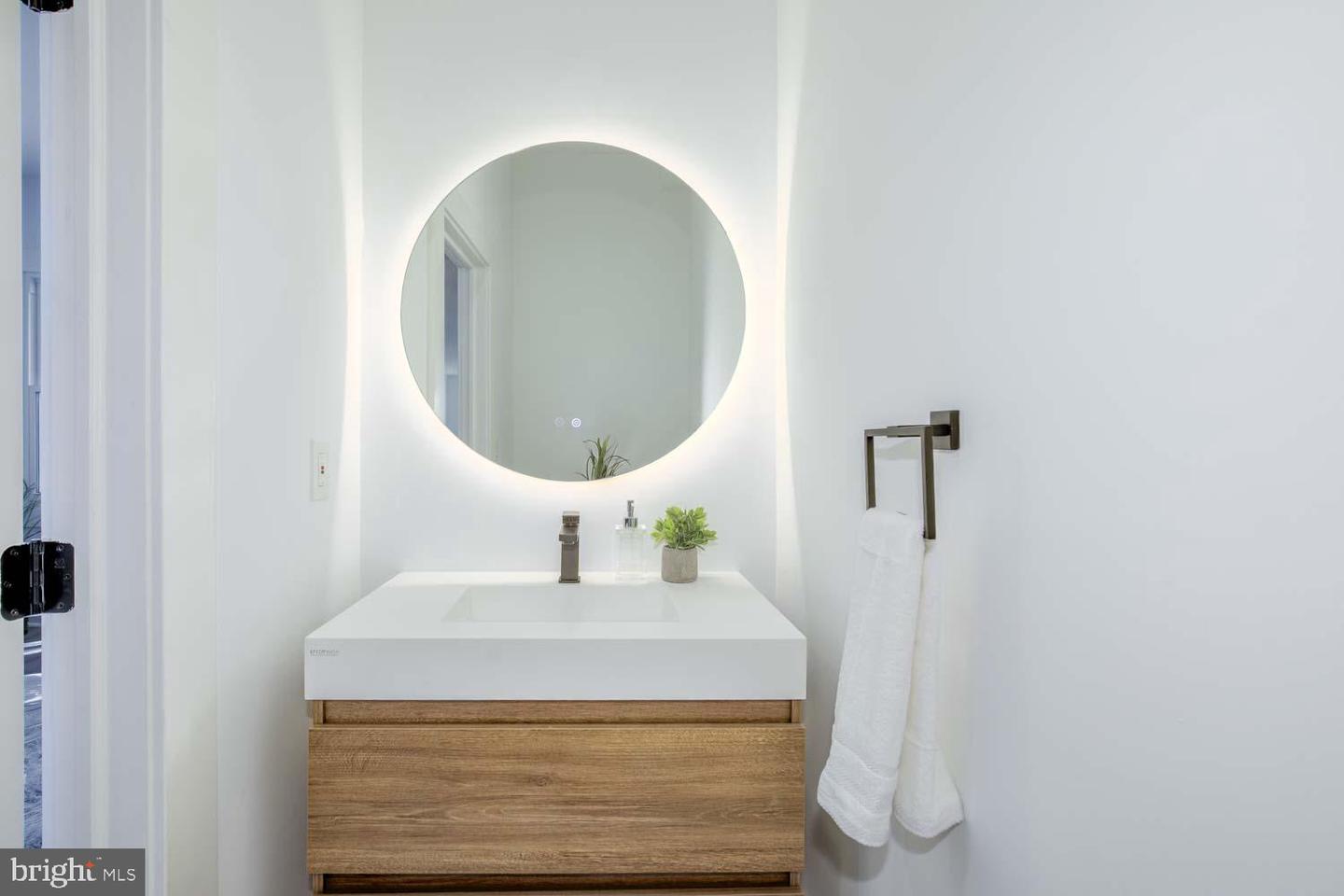 424 TAYLOR ST NW #B, WASHINGTON, District Of Columbia 20011, 4 Bedrooms Bedrooms, ,2 BathroomsBathrooms,Residential,For sale,424 TAYLOR ST NW #B,DCDC2205876 MLS # DCDC2205876