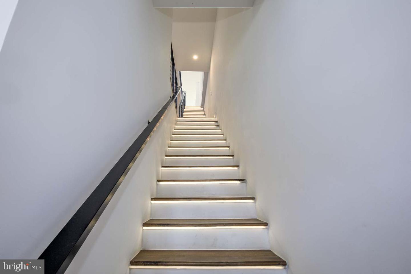 424 TAYLOR ST NW #B, WASHINGTON, District Of Columbia 20011, 4 Bedrooms Bedrooms, ,2 BathroomsBathrooms,Residential,For sale,424 TAYLOR ST NW #B,DCDC2205876 MLS # DCDC2205876