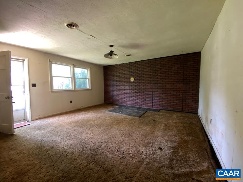 1430 SHENANDOAH AVE, WAYNESBORO, Virginia 22980, 3 Bedrooms Bedrooms, ,1 BathroomBathrooms,Residential,For sale,1430 SHENANDOAH AVE,665745 MLS # 665745