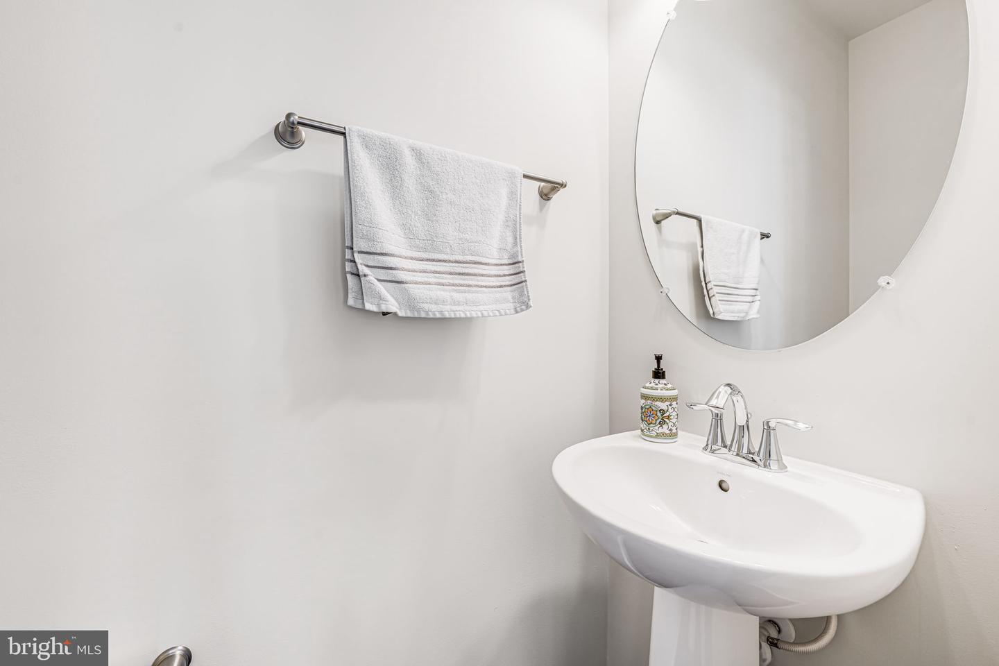 43373 TOWN GATE SQ, CHANTILLY, Virginia 20152, 3 Bedrooms Bedrooms, ,2 BathroomsBathrooms,Residential,For sale,43373 TOWN GATE SQ,VALO2090654 MLS # VALO2090654