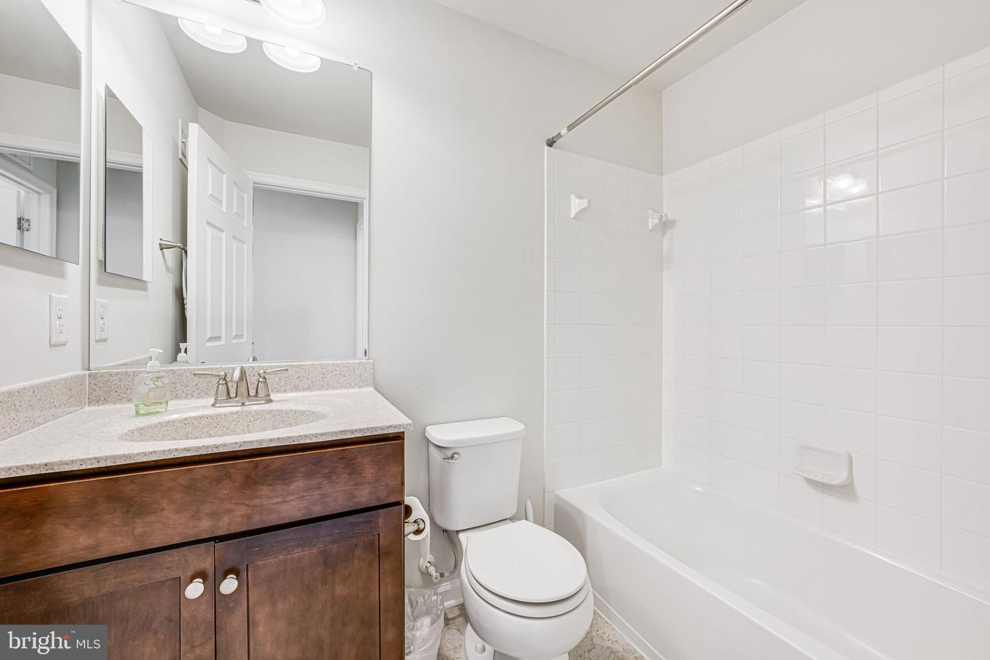 43373 TOWN GATE SQ, CHANTILLY, Virginia 20152, 3 Bedrooms Bedrooms, ,2 BathroomsBathrooms,Residential,For sale,43373 TOWN GATE SQ,VALO2090654 MLS # VALO2090654