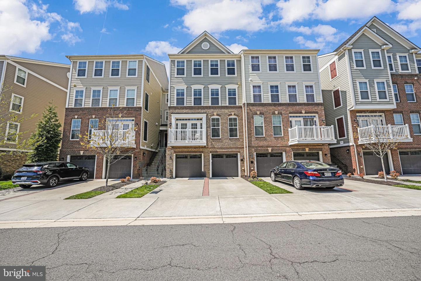 43373 TOWN GATE SQ, CHANTILLY, Virginia 20152, 3 Bedrooms Bedrooms, ,2 BathroomsBathrooms,Residential,For sale,43373 TOWN GATE SQ,VALO2090654 MLS # VALO2090654
