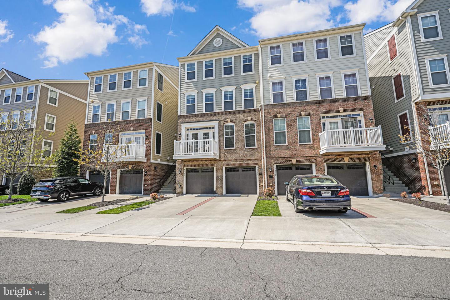 43373 TOWN GATE SQ, CHANTILLY, Virginia 20152, 3 Bedrooms Bedrooms, ,2 BathroomsBathrooms,Residential,For sale,43373 TOWN GATE SQ,VALO2090654 MLS # VALO2090654