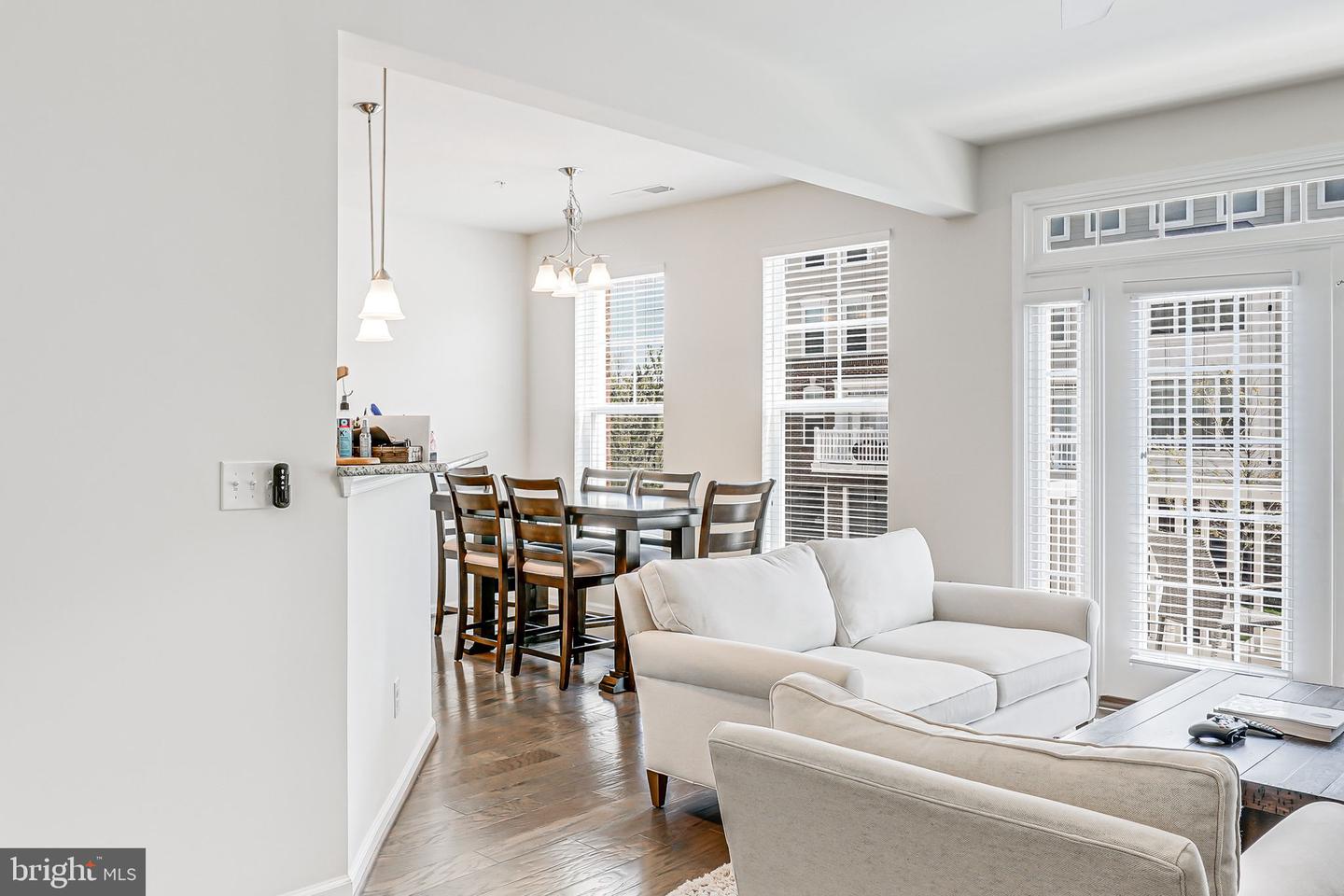 43373 TOWN GATE SQ, CHANTILLY, Virginia 20152, 3 Bedrooms Bedrooms, ,2 BathroomsBathrooms,Residential,For sale,43373 TOWN GATE SQ,VALO2090654 MLS # VALO2090654