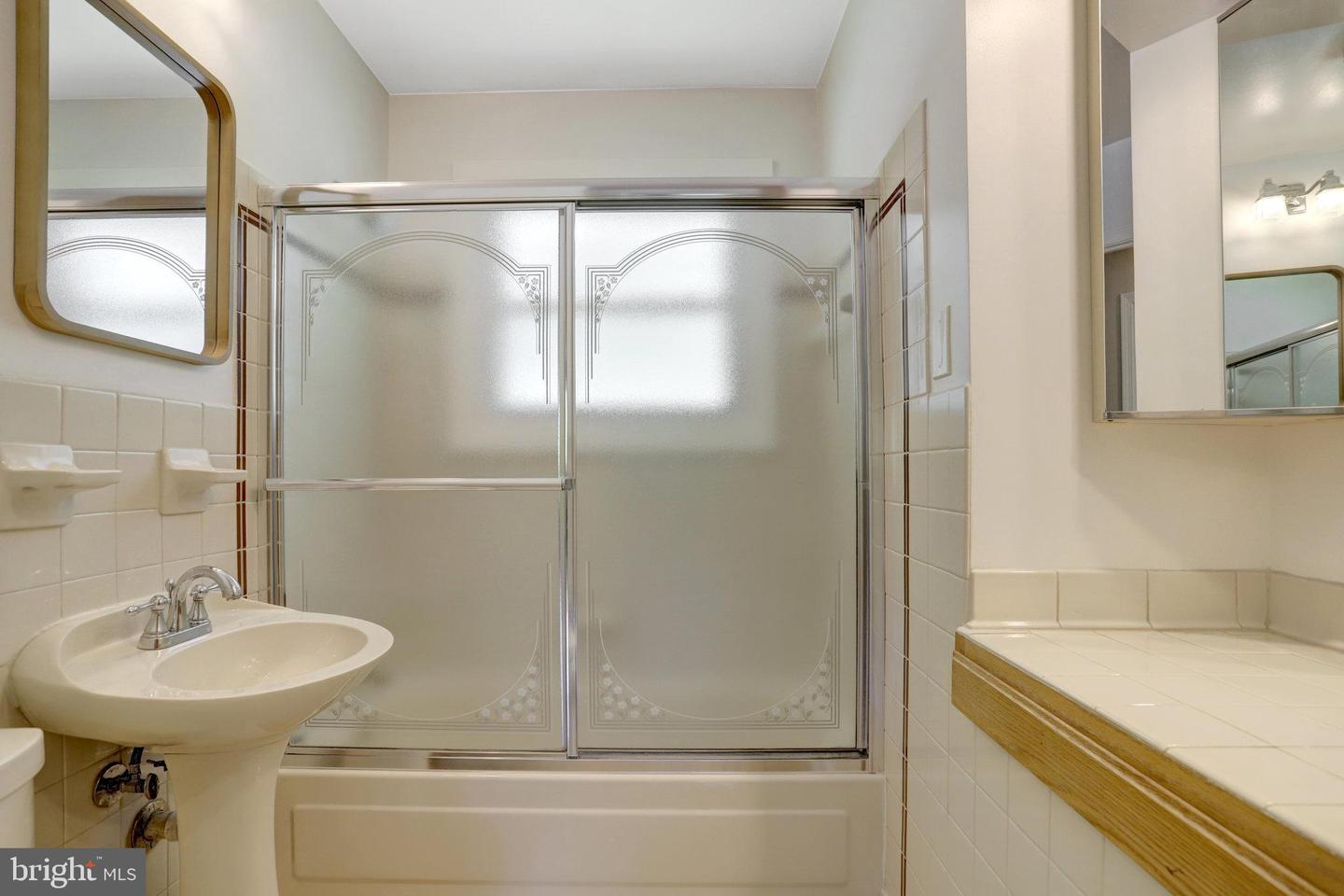 5623 OVERLY DR, ALEXANDRIA, Virginia 22310, 4 Bedrooms Bedrooms, ,2 BathroomsBathrooms,Residential,For sale,5623 OVERLY DR,VAFX2232664 MLS # VAFX2232664