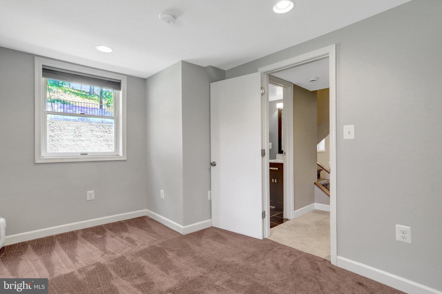 5623 OVERLY DR, ALEXANDRIA, Virginia 22310, 4 Bedrooms Bedrooms, ,2 BathroomsBathrooms,Residential,For sale,5623 OVERLY DR,VAFX2232664 MLS # VAFX2232664