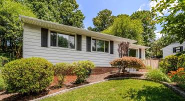 5623 OVERLY DR, ALEXANDRIA, Virginia 22310, 4 Bedrooms Bedrooms, ,2 BathroomsBathrooms,Residential,For sale,5623 OVERLY DR,VAFX2232664 MLS # VAFX2232664