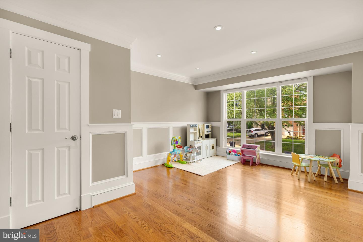 6660 KELSEY POINT CIR, ALEXANDRIA, Virginia 22315, 3 Bedrooms Bedrooms, ,2 BathroomsBathrooms,Residential,For sale,6660 KELSEY POINT CIR,VAFX2233482 MLS # VAFX2233482