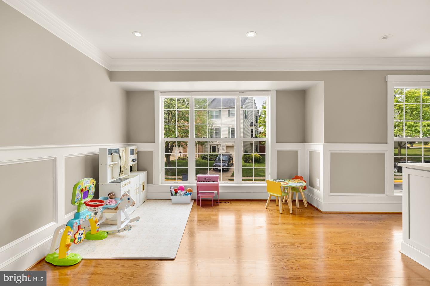 6660 KELSEY POINT CIR, ALEXANDRIA, Virginia 22315, 3 Bedrooms Bedrooms, ,2 BathroomsBathrooms,Residential,For sale,6660 KELSEY POINT CIR,VAFX2233482 MLS # VAFX2233482