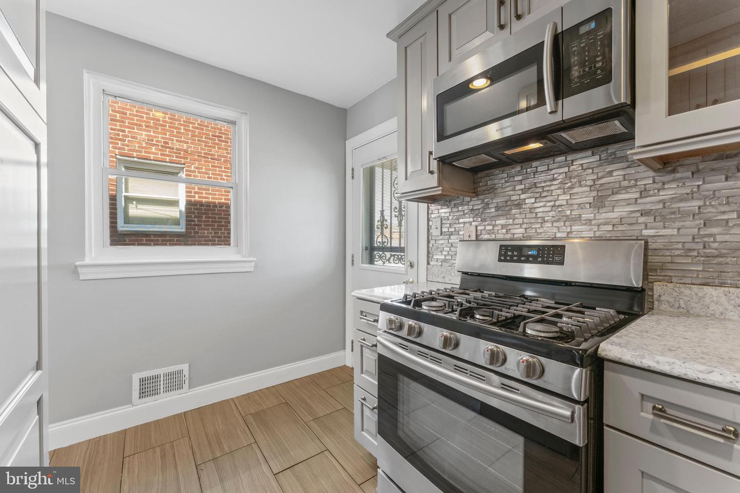 624 JEFFERSON ST NE, WASHINGTON, District Of Columbia 20011, 3 Bedrooms Bedrooms, ,2 BathroomsBathrooms,Residential,For sale,624 JEFFERSON ST NE,DCDC2196002 MLS # DCDC2196002