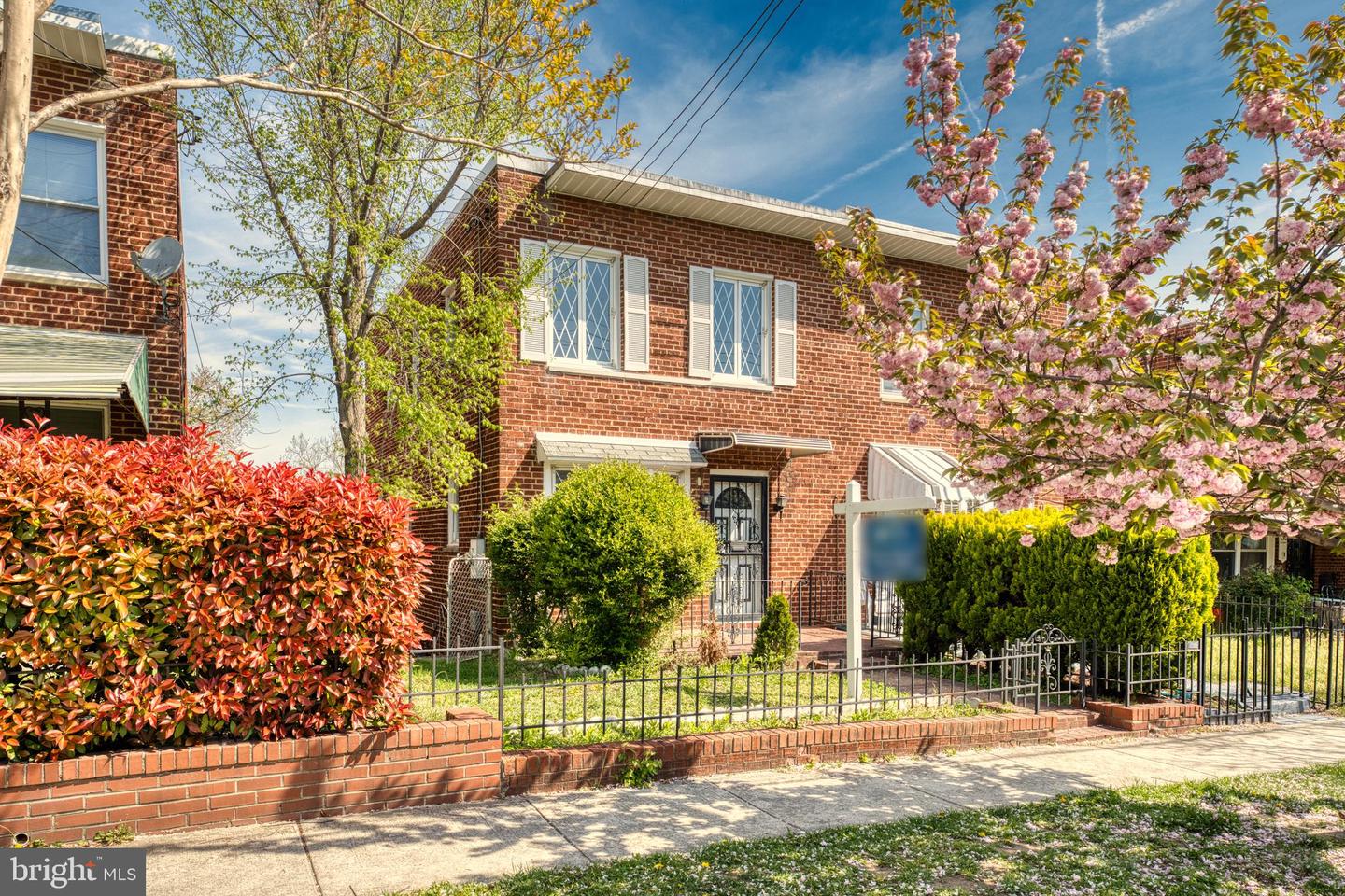 624 JEFFERSON ST NE, WASHINGTON, District Of Columbia 20011, 3 Bedrooms Bedrooms, ,2 BathroomsBathrooms,Residential,For sale,624 JEFFERSON ST NE,DCDC2196002 MLS # DCDC2196002