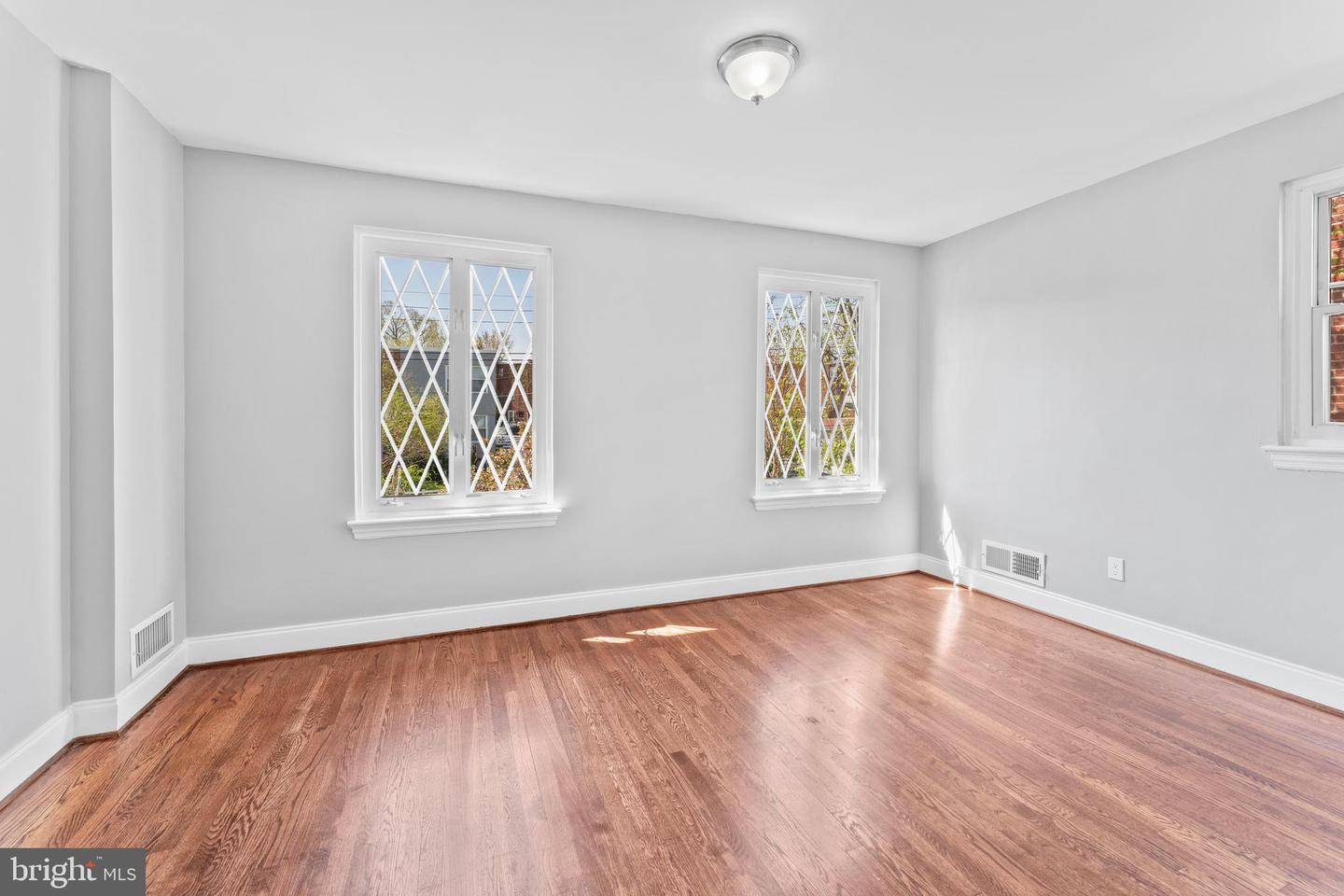 624 JEFFERSON ST NE, WASHINGTON, District Of Columbia 20011, 3 Bedrooms Bedrooms, ,2 BathroomsBathrooms,Residential,For sale,624 JEFFERSON ST NE,DCDC2196002 MLS # DCDC2196002
