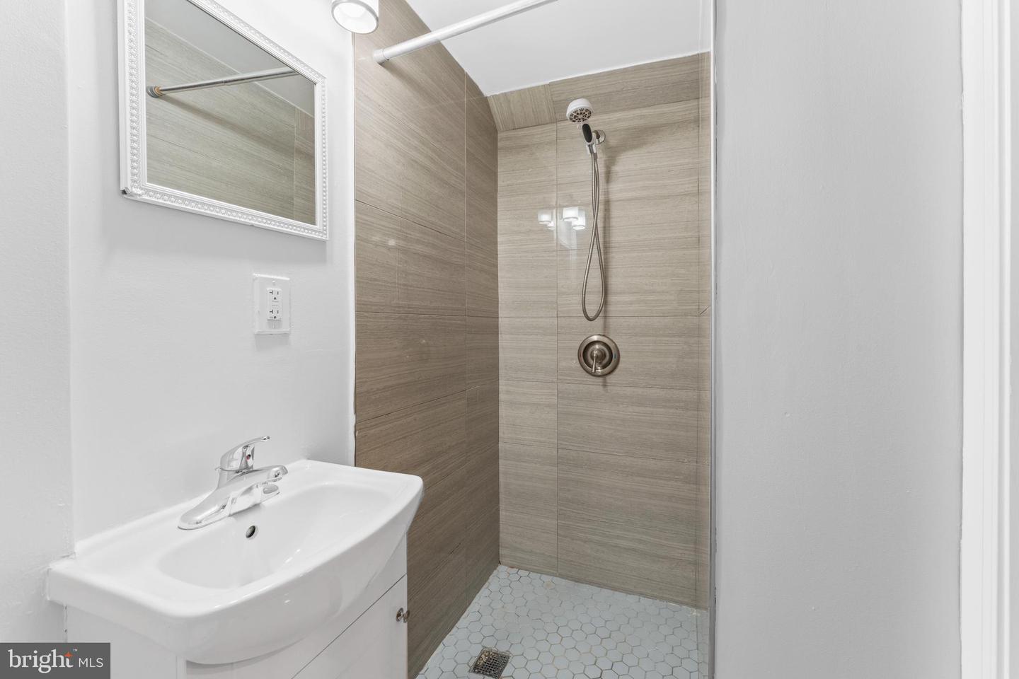 624 JEFFERSON ST NE, WASHINGTON, District Of Columbia 20011, 3 Bedrooms Bedrooms, ,2 BathroomsBathrooms,Residential,For sale,624 JEFFERSON ST NE,DCDC2196002 MLS # DCDC2196002