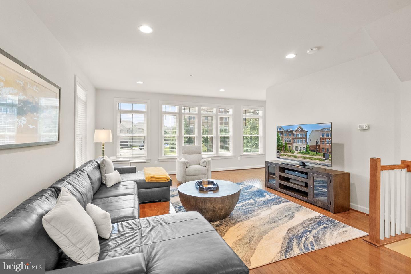 20790 DUXBURY TER, ASHBURN, Virginia 20147, 4 Bedrooms Bedrooms, ,3 BathroomsBathrooms,Residential,For sale,20790 DUXBURY TER,VALO2095326 MLS # VALO2095326