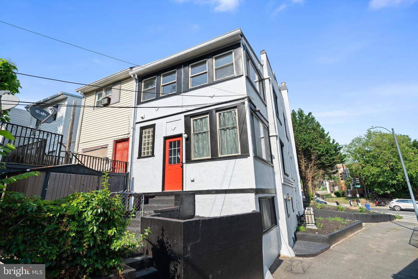 3700 13TH ST NW, WASHINGTON, District Of Columbia 20010, 6 Bedrooms Bedrooms, ,4 BathroomsBathrooms,Residential,For sale,3700 13TH ST NW,DCDC2198804 MLS # DCDC2198804