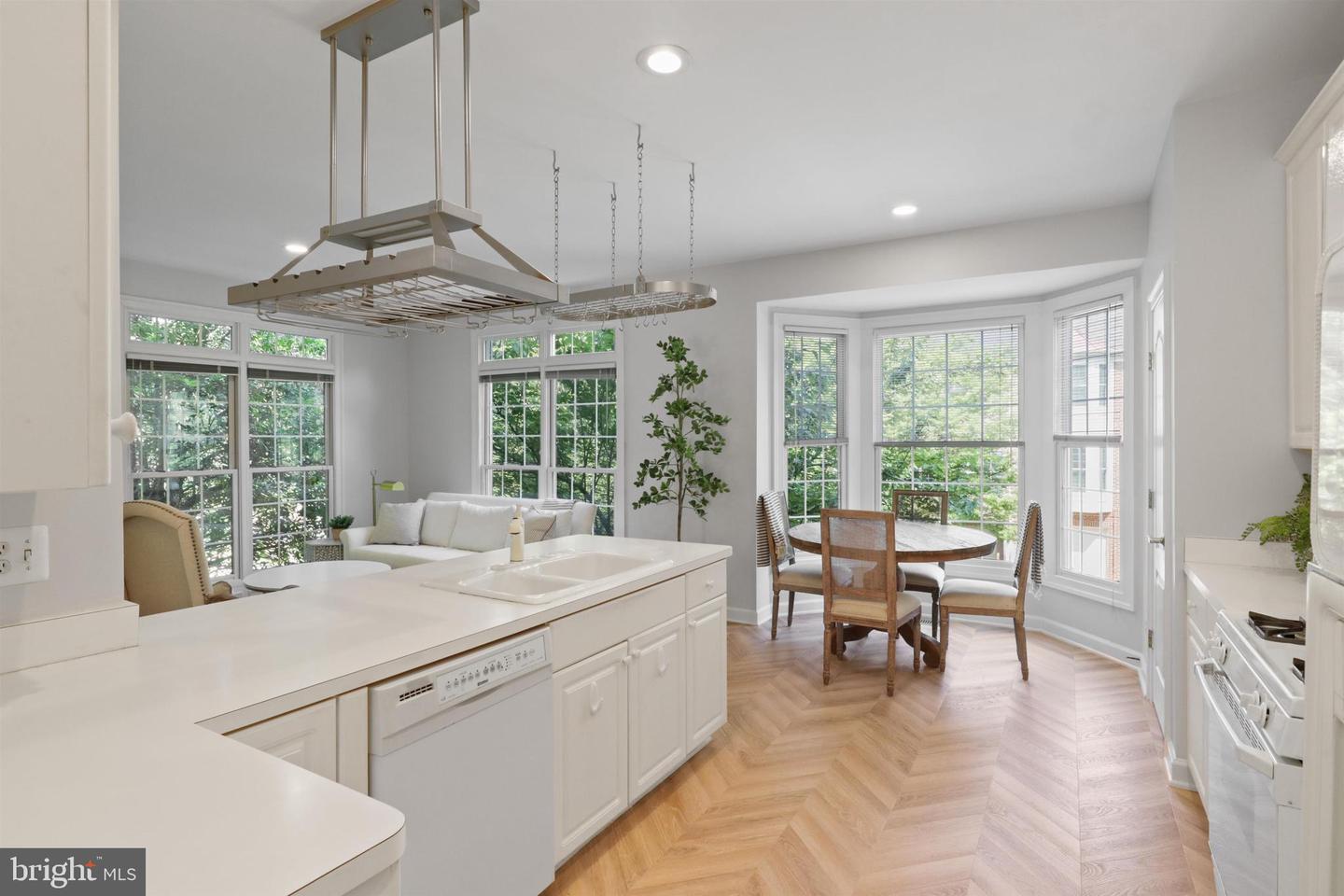 2744 PEMBSLY DR, VIENNA, Virginia 22181, 4 Bedrooms Bedrooms, ,2 BathroomsBathrooms,Residential,For sale,2744 PEMBSLY DR,VAFX2239546 MLS # VAFX2239546