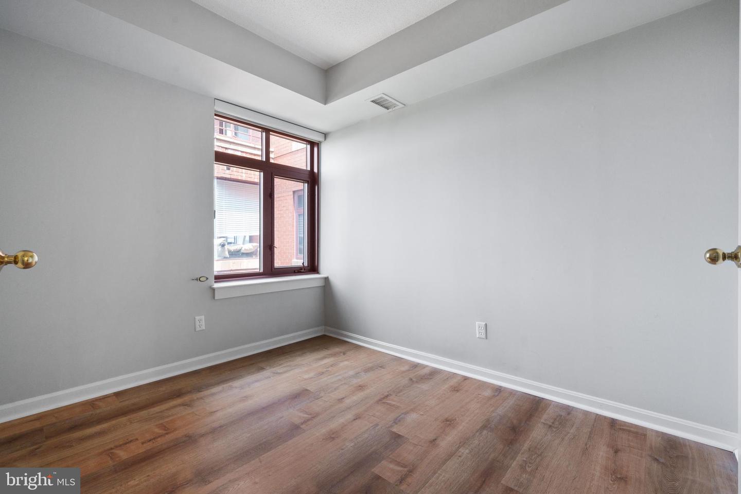 2400 CLARENDON BLVD #916, ARLINGTON, Virginia 22201, 2 Bedrooms Bedrooms, ,1 BathroomBathrooms,Residential,For sale,2400 CLARENDON BLVD #916,VAAR2057332 MLS # VAAR2057332