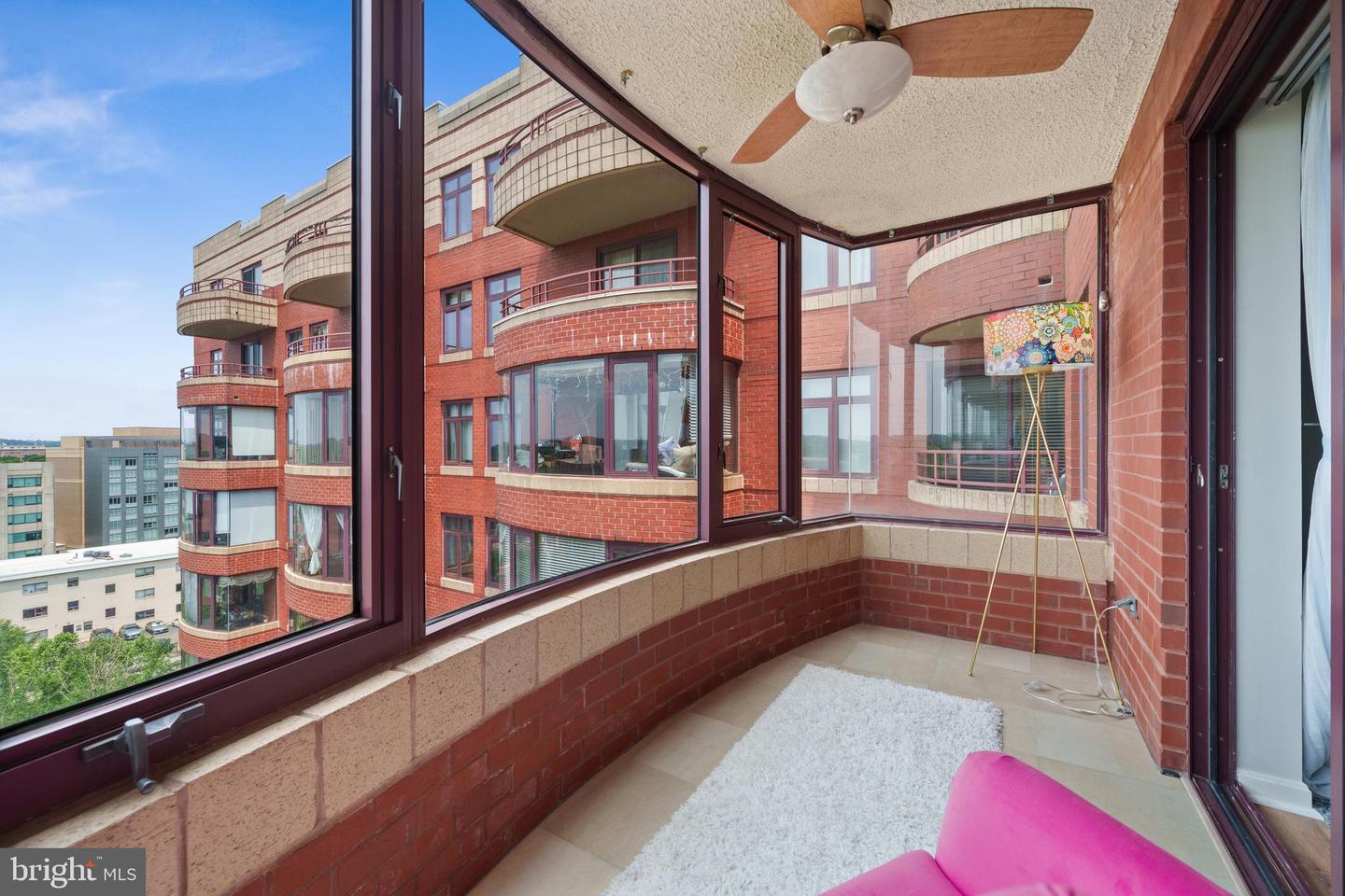 2400 CLARENDON BLVD #916, ARLINGTON, Virginia 22201, 2 Bedrooms Bedrooms, ,1 BathroomBathrooms,Residential,For sale,2400 CLARENDON BLVD #916,VAAR2057332 MLS # VAAR2057332