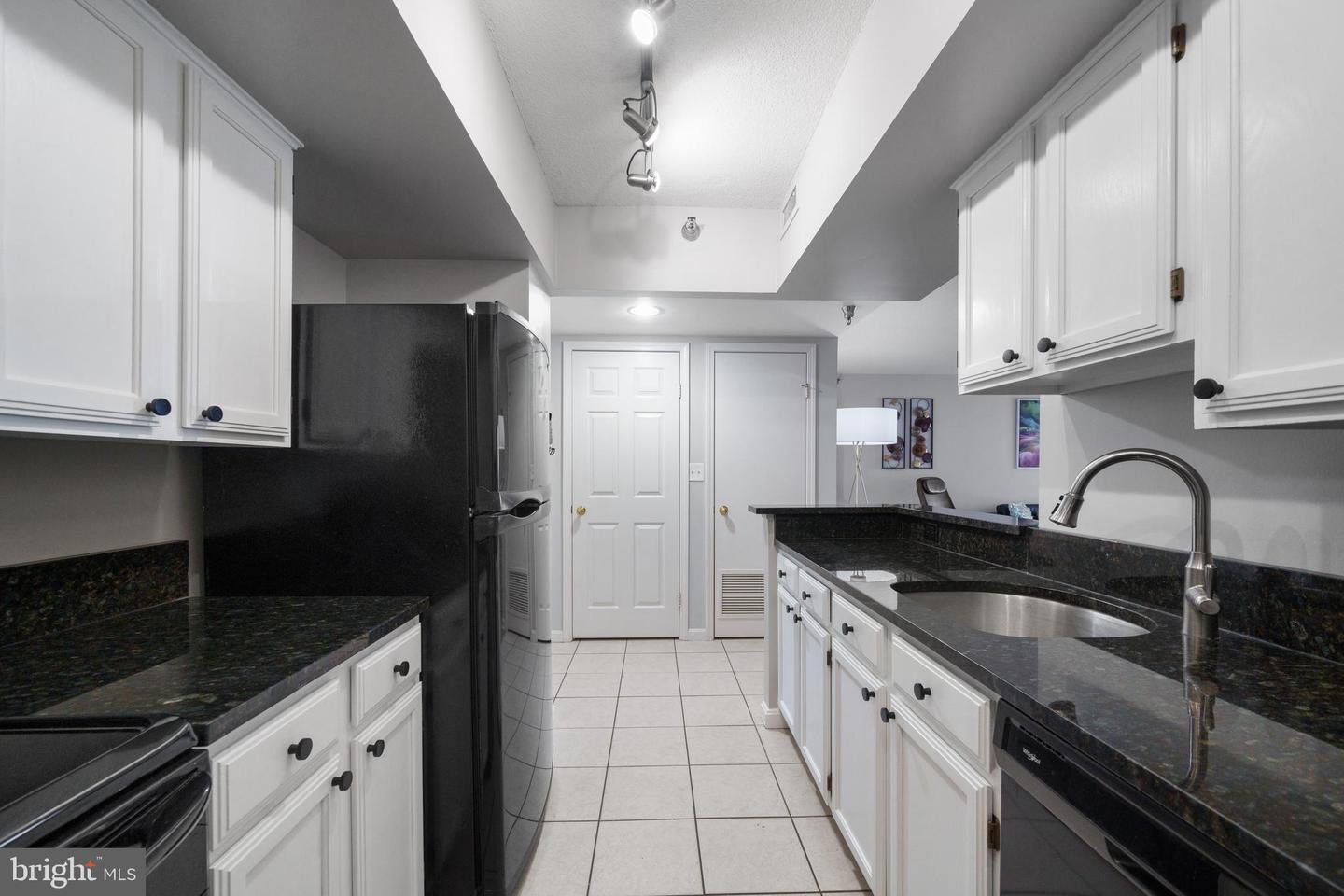 2400 CLARENDON BLVD #916, ARLINGTON, Virginia 22201, 2 Bedrooms Bedrooms, ,1 BathroomBathrooms,Residential,For sale,2400 CLARENDON BLVD #916,VAAR2057332 MLS # VAAR2057332