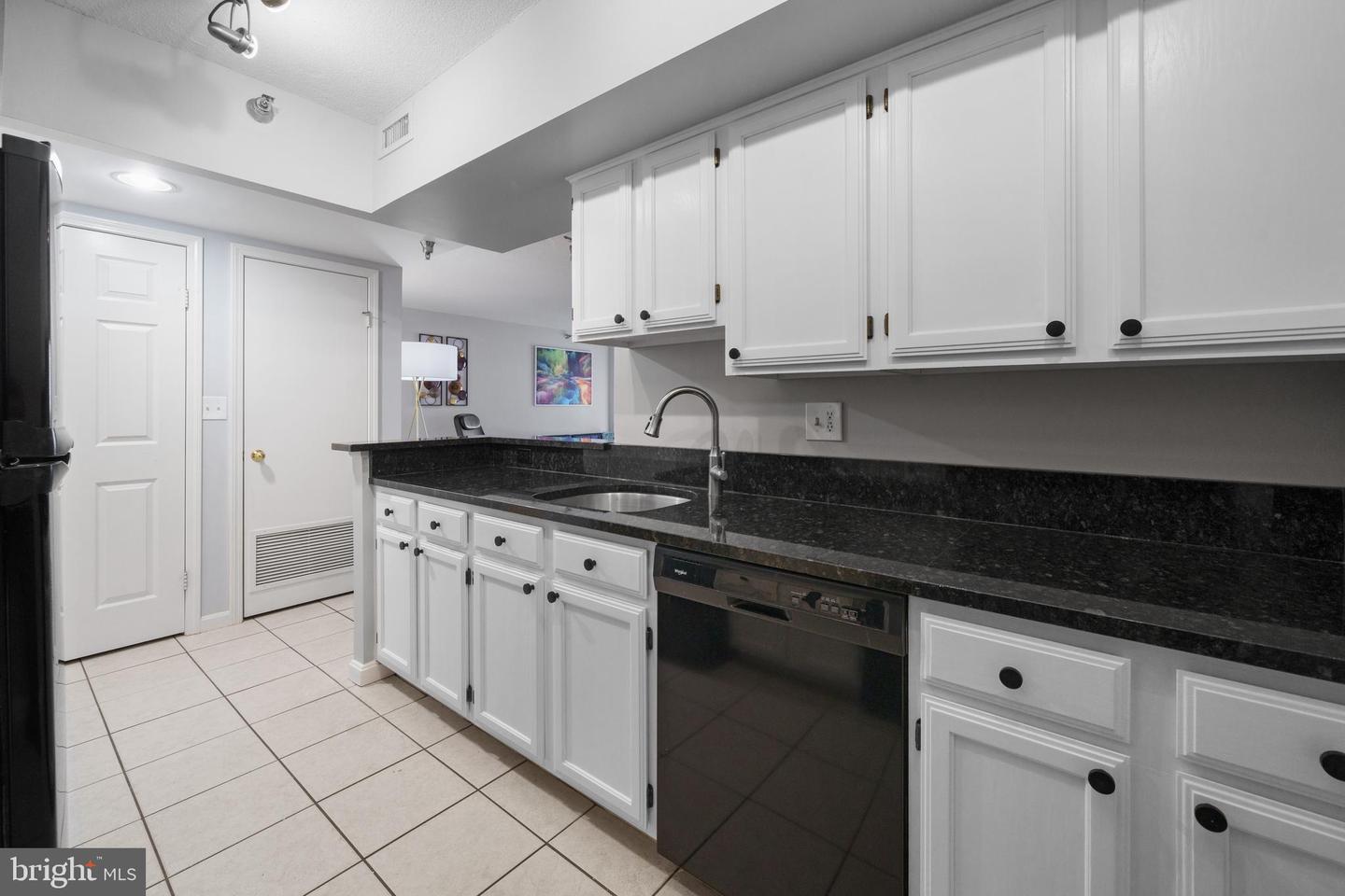2400 CLARENDON BLVD #916, ARLINGTON, Virginia 22201, 2 Bedrooms Bedrooms, ,1 BathroomBathrooms,Residential,For sale,2400 CLARENDON BLVD #916,VAAR2057332 MLS # VAAR2057332