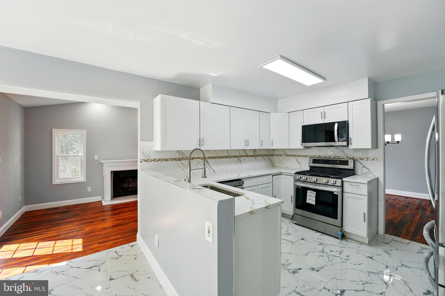 6768 MORNING RIDE CIR, ALEXANDRIA, Virginia 22315, 4 Bedrooms Bedrooms, ,3 BathroomsBathrooms,Residential,For sale,6768 MORNING RIDE CIR,VAFX2241514 MLS # VAFX2241514