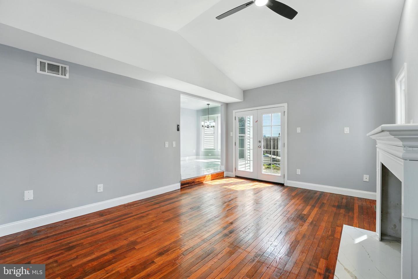 6768 MORNING RIDE CIR, ALEXANDRIA, Virginia 22315, 4 Bedrooms Bedrooms, ,3 BathroomsBathrooms,Residential,For sale,6768 MORNING RIDE CIR,VAFX2241514 MLS # VAFX2241514