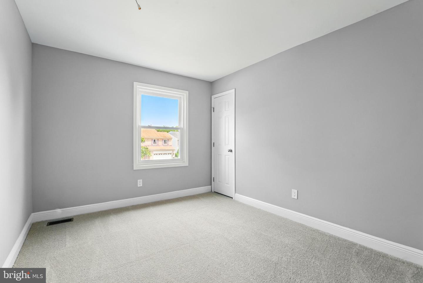 6768 MORNING RIDE CIR, ALEXANDRIA, Virginia 22315, 4 Bedrooms Bedrooms, ,3 BathroomsBathrooms,Residential,For sale,6768 MORNING RIDE CIR,VAFX2241514 MLS # VAFX2241514