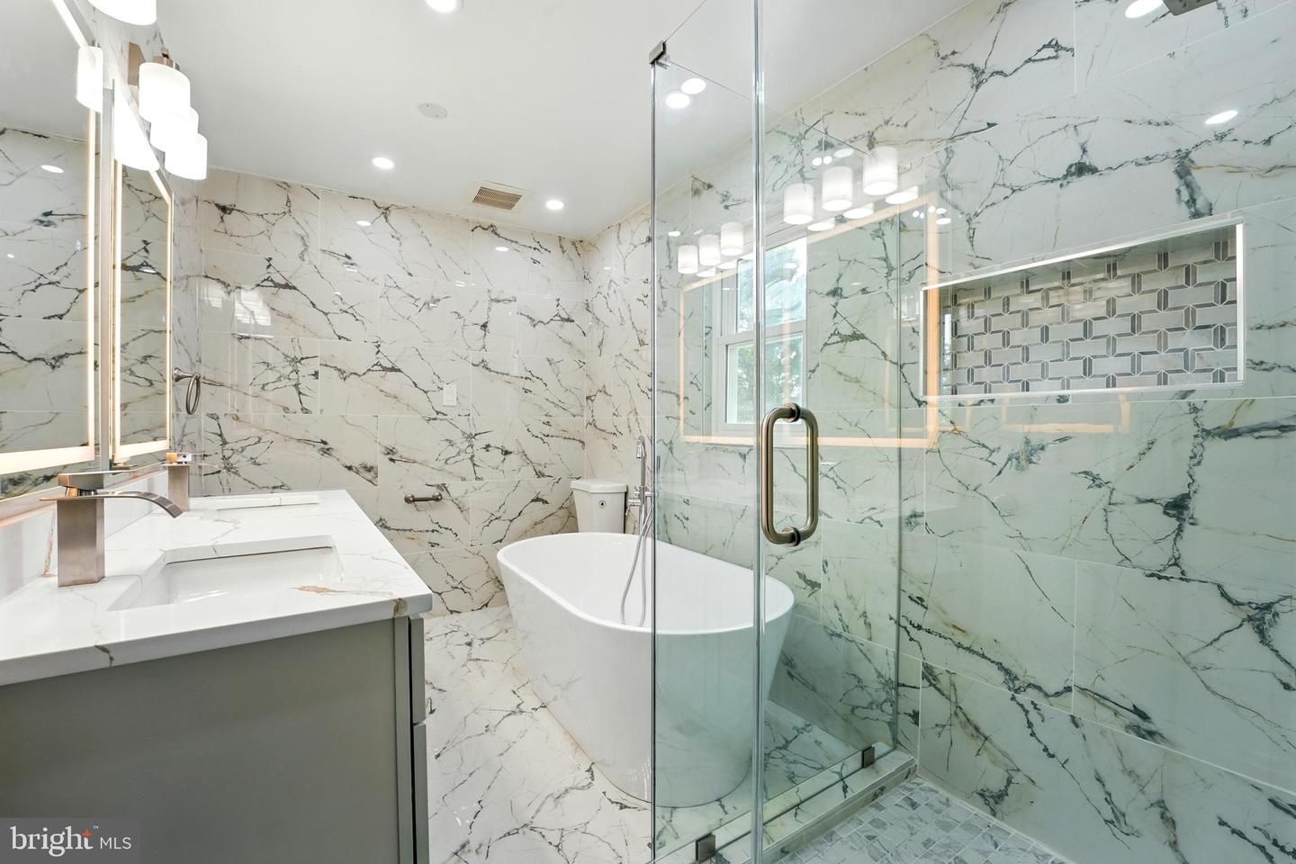 6768 MORNING RIDE CIR, ALEXANDRIA, Virginia 22315, 4 Bedrooms Bedrooms, ,3 BathroomsBathrooms,Residential,For sale,6768 MORNING RIDE CIR,VAFX2241514 MLS # VAFX2241514