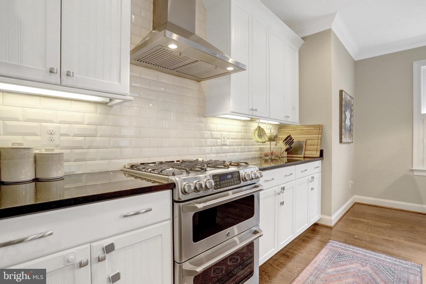 5725 25TH ST N, ARLINGTON, Virginia 22207, 5 Bedrooms Bedrooms, ,4 BathroomsBathrooms,Residential,For sale,5725 25TH ST N,VAAR2058068 MLS # VAAR2058068
