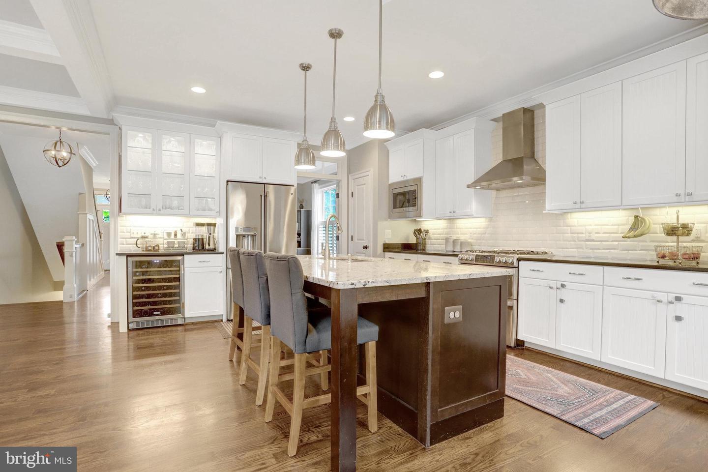 5725 25TH ST N, ARLINGTON, Virginia 22207, 5 Bedrooms Bedrooms, ,4 BathroomsBathrooms,Residential,For sale,5725 25TH ST N,VAAR2058068 MLS # VAAR2058068