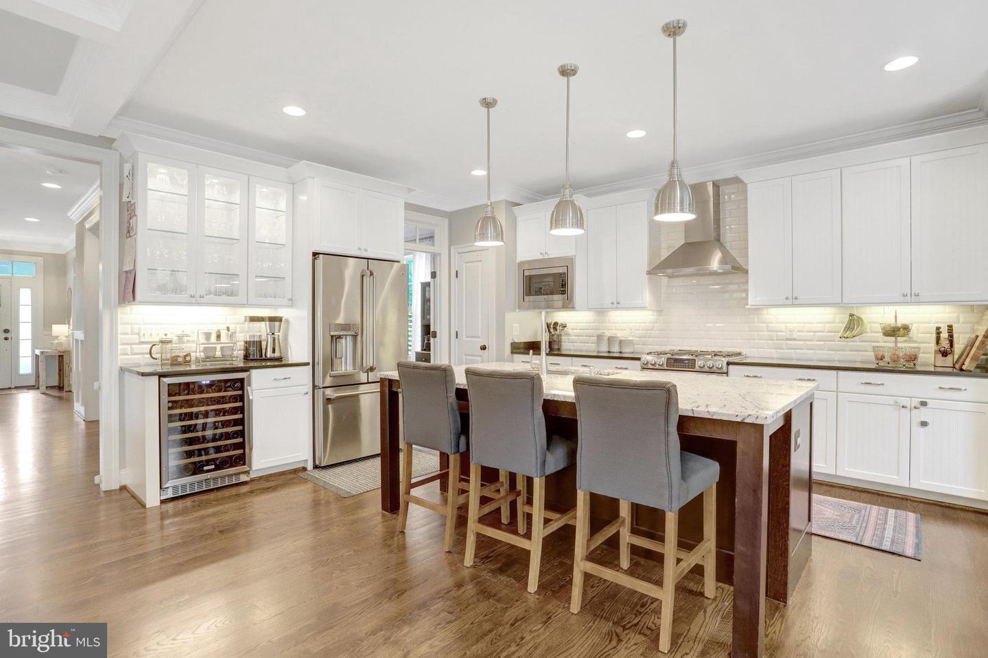 5725 25TH ST N, ARLINGTON, Virginia 22207, 5 Bedrooms Bedrooms, ,4 BathroomsBathrooms,Residential,For sale,5725 25TH ST N,VAAR2058068 MLS # VAAR2058068