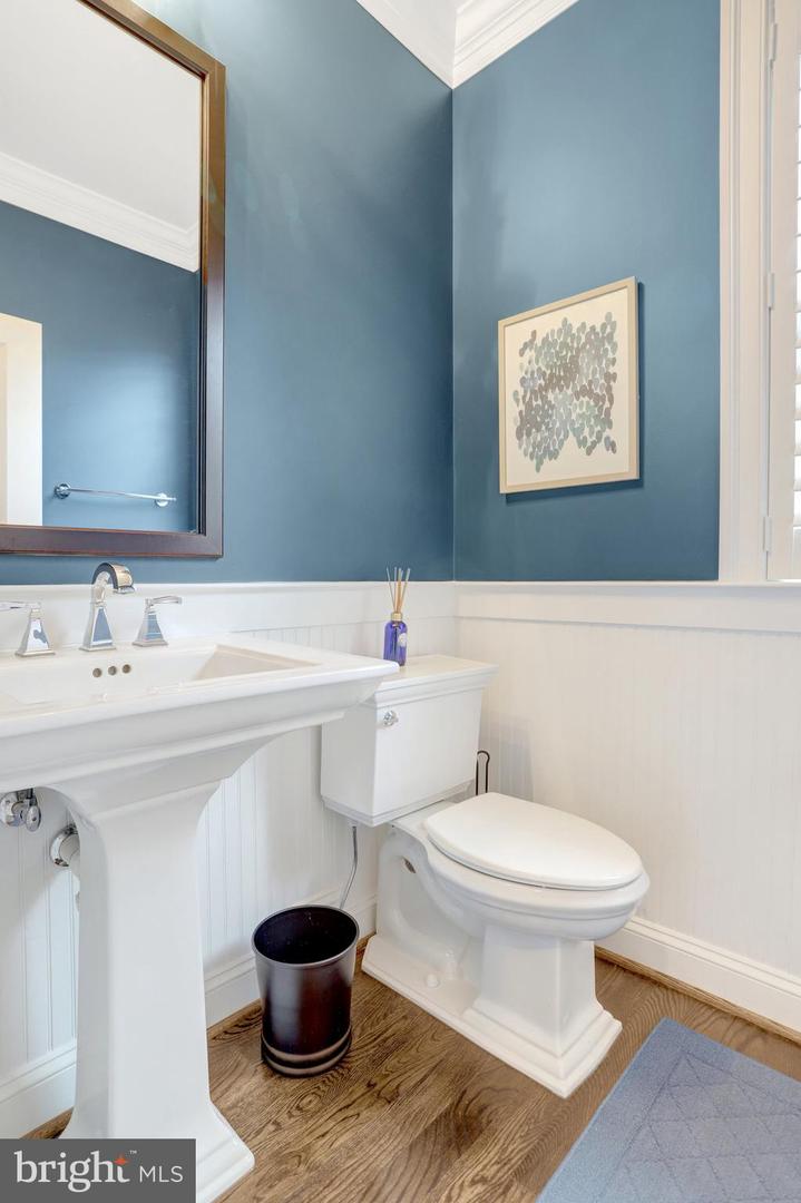 5725 25TH ST N, ARLINGTON, Virginia 22207, 5 Bedrooms Bedrooms, ,4 BathroomsBathrooms,Residential,For sale,5725 25TH ST N,VAAR2058068 MLS # VAAR2058068