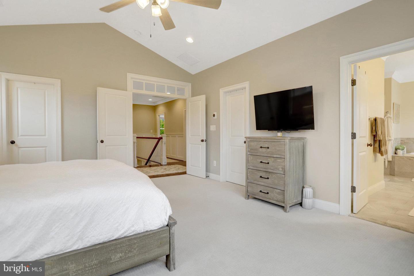 5725 25TH ST N, ARLINGTON, Virginia 22207, 5 Bedrooms Bedrooms, ,4 BathroomsBathrooms,Residential,For sale,5725 25TH ST N,VAAR2058068 MLS # VAAR2058068