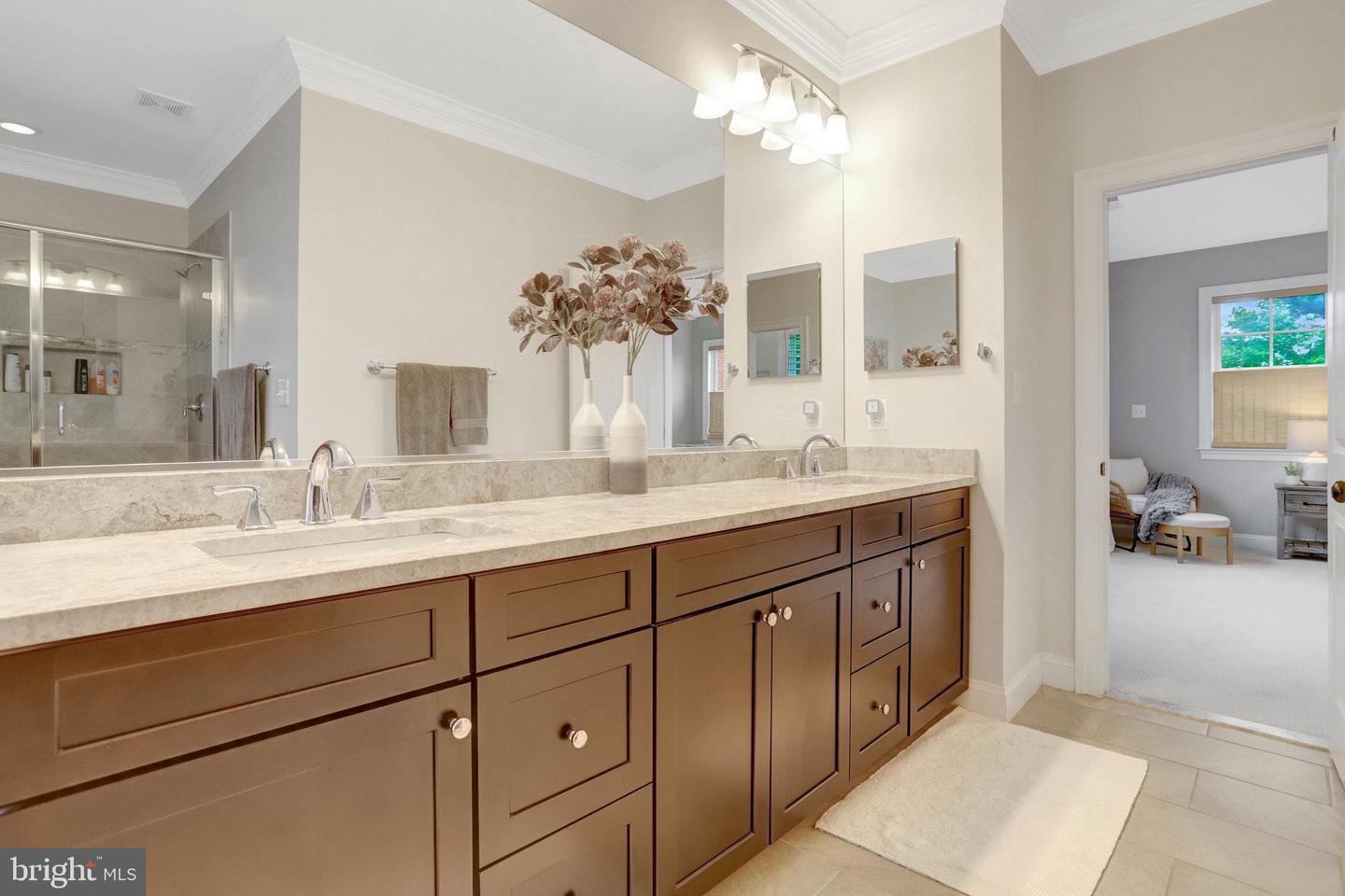 5725 25TH ST N, ARLINGTON, Virginia 22207, 5 Bedrooms Bedrooms, ,4 BathroomsBathrooms,Residential,For sale,5725 25TH ST N,VAAR2058068 MLS # VAAR2058068