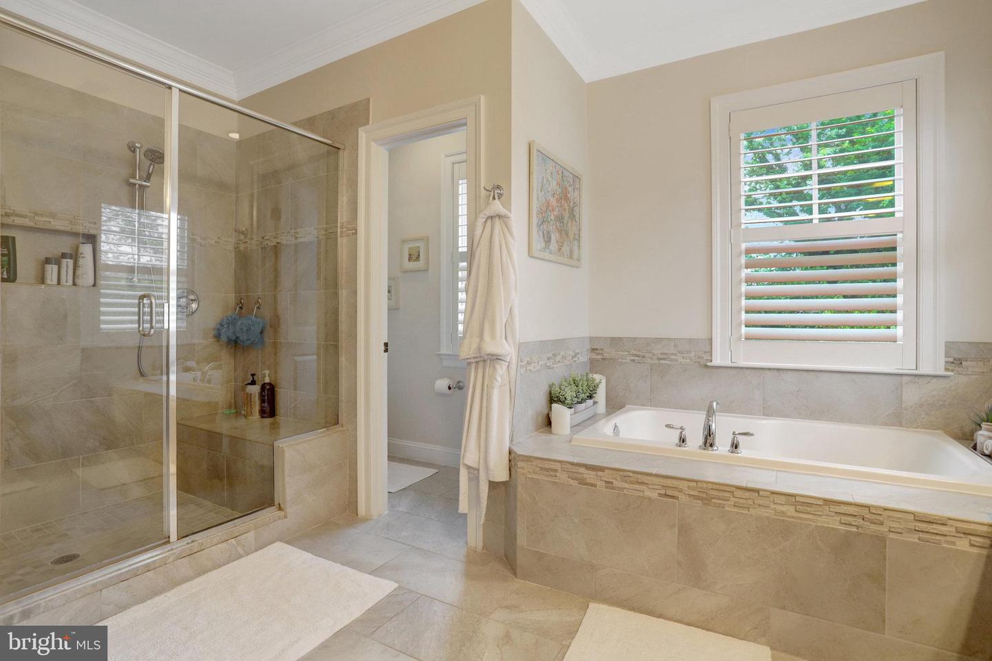 5725 25TH ST N, ARLINGTON, Virginia 22207, 5 Bedrooms Bedrooms, ,4 BathroomsBathrooms,Residential,For sale,5725 25TH ST N,VAAR2058068 MLS # VAAR2058068
