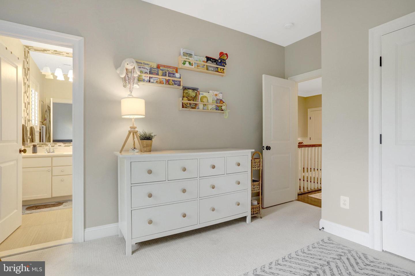 5725 25TH ST N, ARLINGTON, Virginia 22207, 5 Bedrooms Bedrooms, ,4 BathroomsBathrooms,Residential,For sale,5725 25TH ST N,VAAR2058068 MLS # VAAR2058068