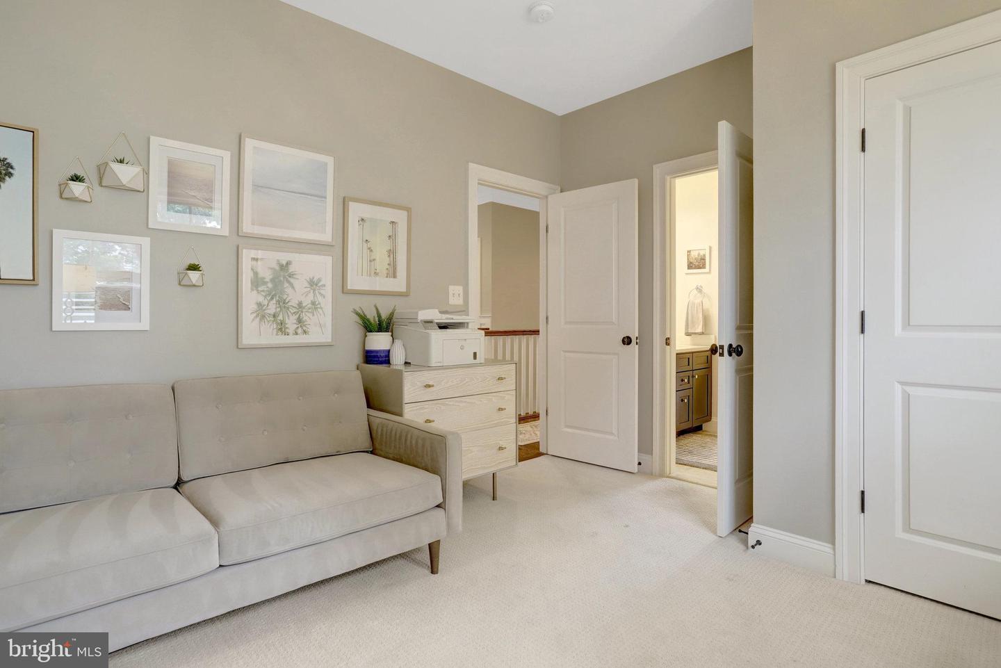 5725 25TH ST N, ARLINGTON, Virginia 22207, 5 Bedrooms Bedrooms, ,4 BathroomsBathrooms,Residential,For sale,5725 25TH ST N,VAAR2058068 MLS # VAAR2058068