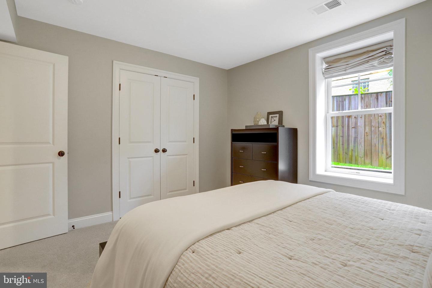 5725 25TH ST N, ARLINGTON, Virginia 22207, 5 Bedrooms Bedrooms, ,4 BathroomsBathrooms,Residential,For sale,5725 25TH ST N,VAAR2058068 MLS # VAAR2058068
