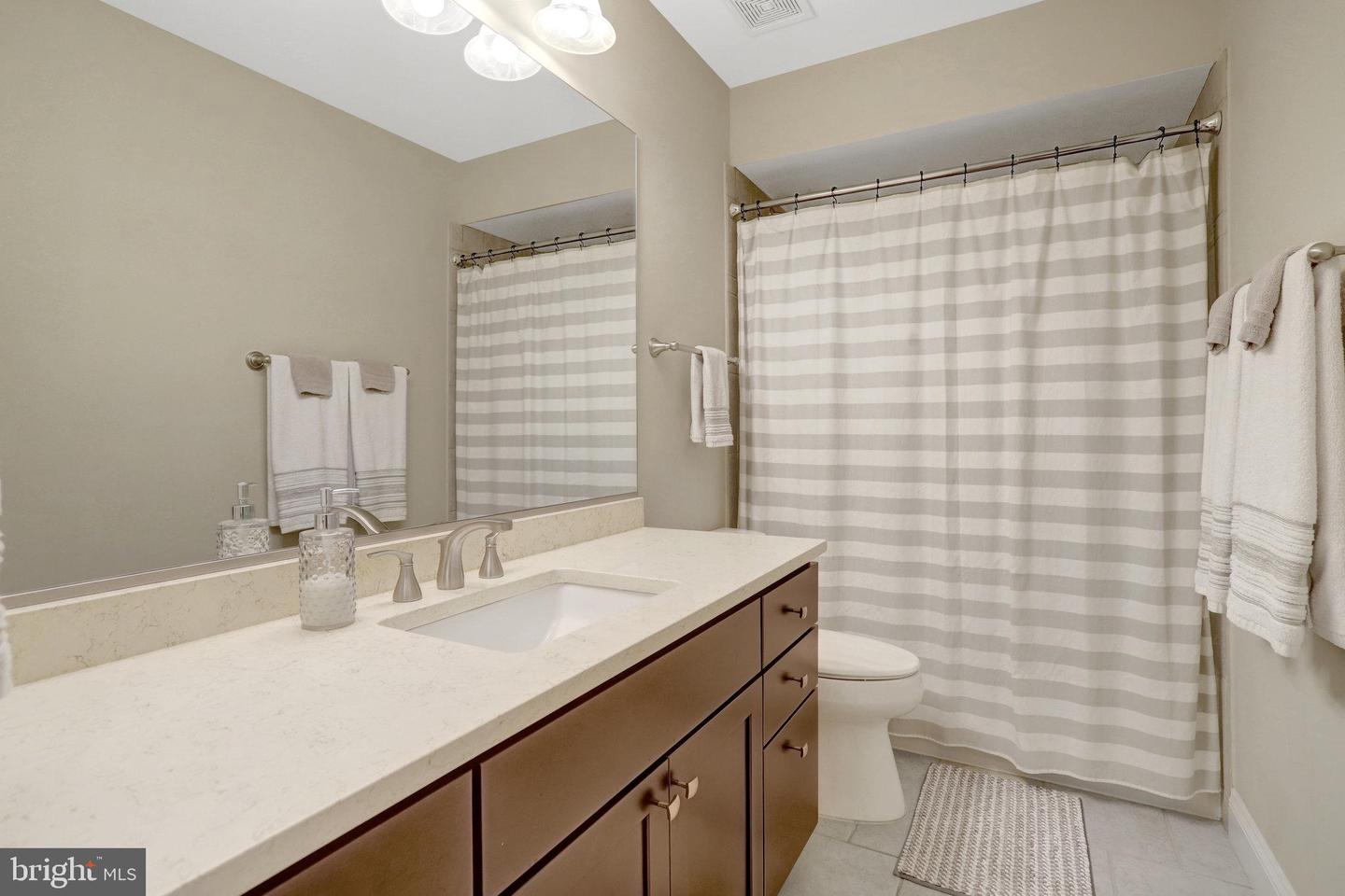5725 25TH ST N, ARLINGTON, Virginia 22207, 5 Bedrooms Bedrooms, ,4 BathroomsBathrooms,Residential,For sale,5725 25TH ST N,VAAR2058068 MLS # VAAR2058068