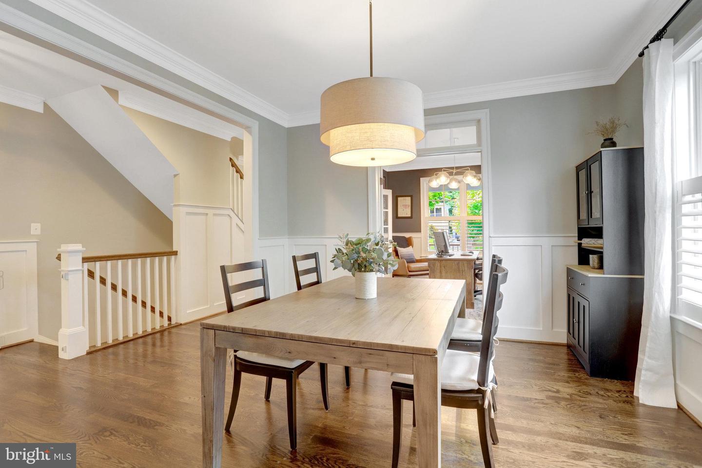 5725 25TH ST N, ARLINGTON, Virginia 22207, 5 Bedrooms Bedrooms, ,4 BathroomsBathrooms,Residential,For sale,5725 25TH ST N,VAAR2058068 MLS # VAAR2058068