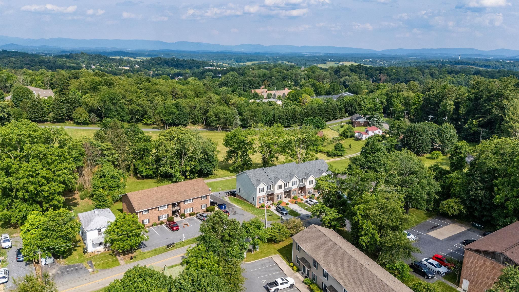 65 WOODLEE RD, STAUNTON, Virginia 24401, ,Residential,65 WOODLEE RD,665770 MLS # 665770