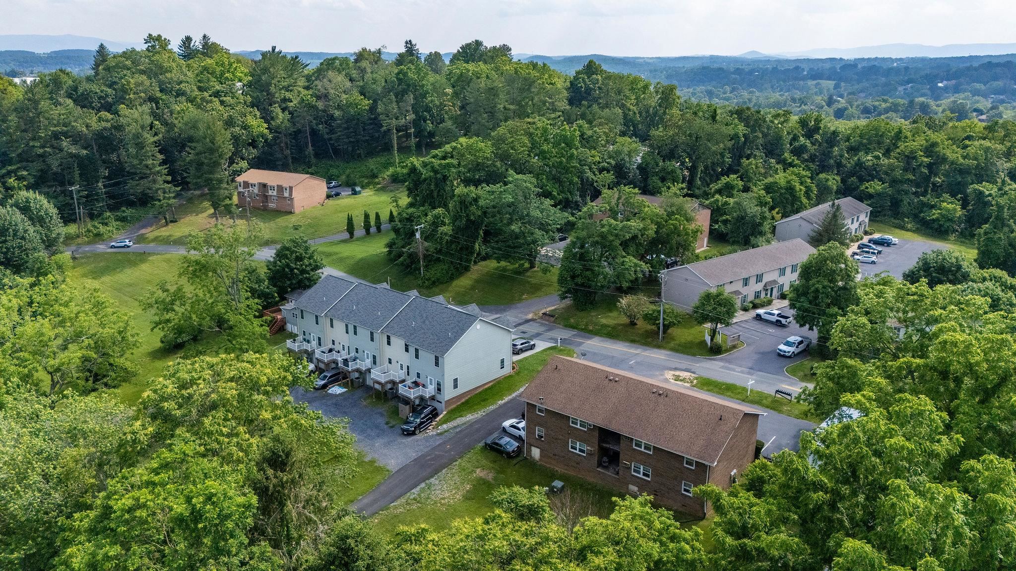 65 WOODLEE RD, STAUNTON, Virginia 24401, ,Residential,65 WOODLEE RD,665770 MLS # 665770