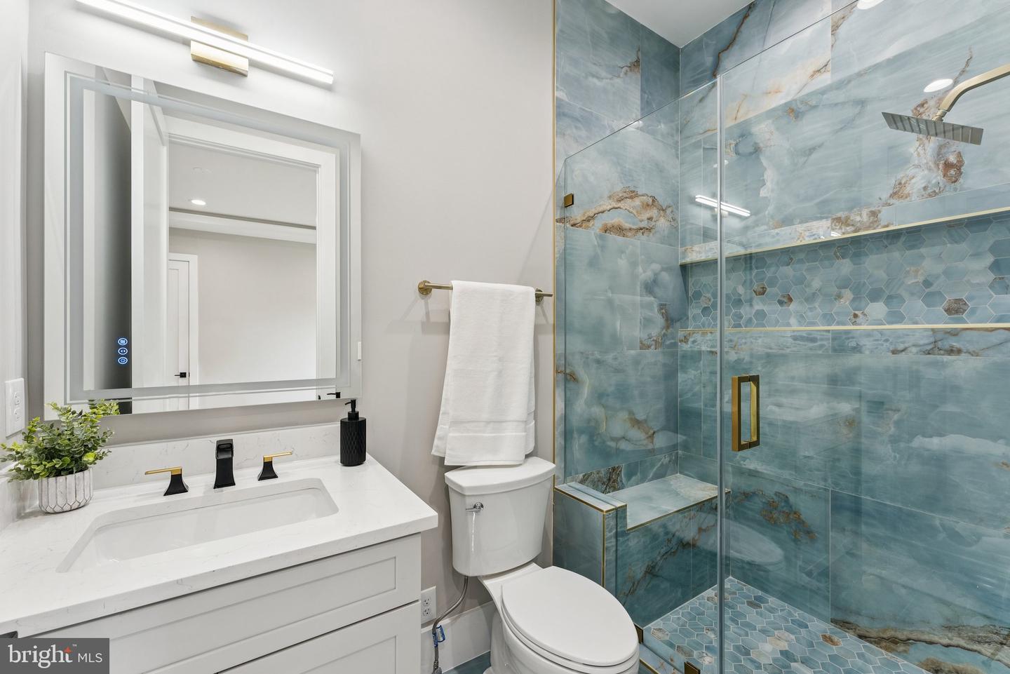 6935 SOUTHRIDGE DR, MCLEAN, Virginia 22101, 6 Bedrooms Bedrooms, ,6 BathroomsBathrooms,Residential,For sale,6935 SOUTHRIDGE DR,VAFX2225140 MLS # VAFX2225140