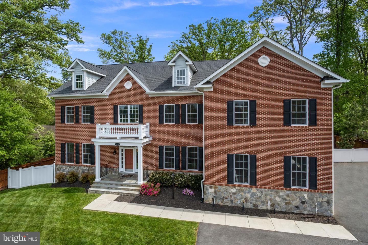 7911 FORT HUNT RD, ALEXANDRIA, Virginia 22308, 7 Bedrooms Bedrooms, ,8 BathroomsBathrooms,Residential,For sale,7911 FORT HUNT RD,VAFX2225292 MLS # VAFX2225292